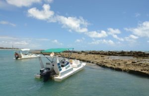 Passeio de lancha em Alagoas